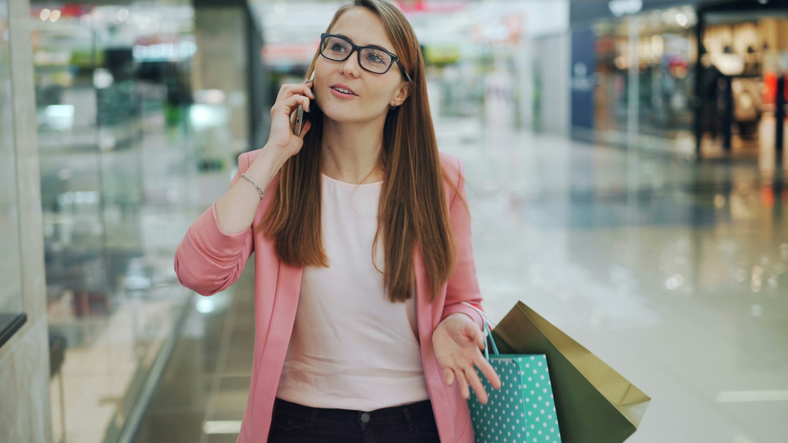 Someone handling a call in e-commerce & retail
